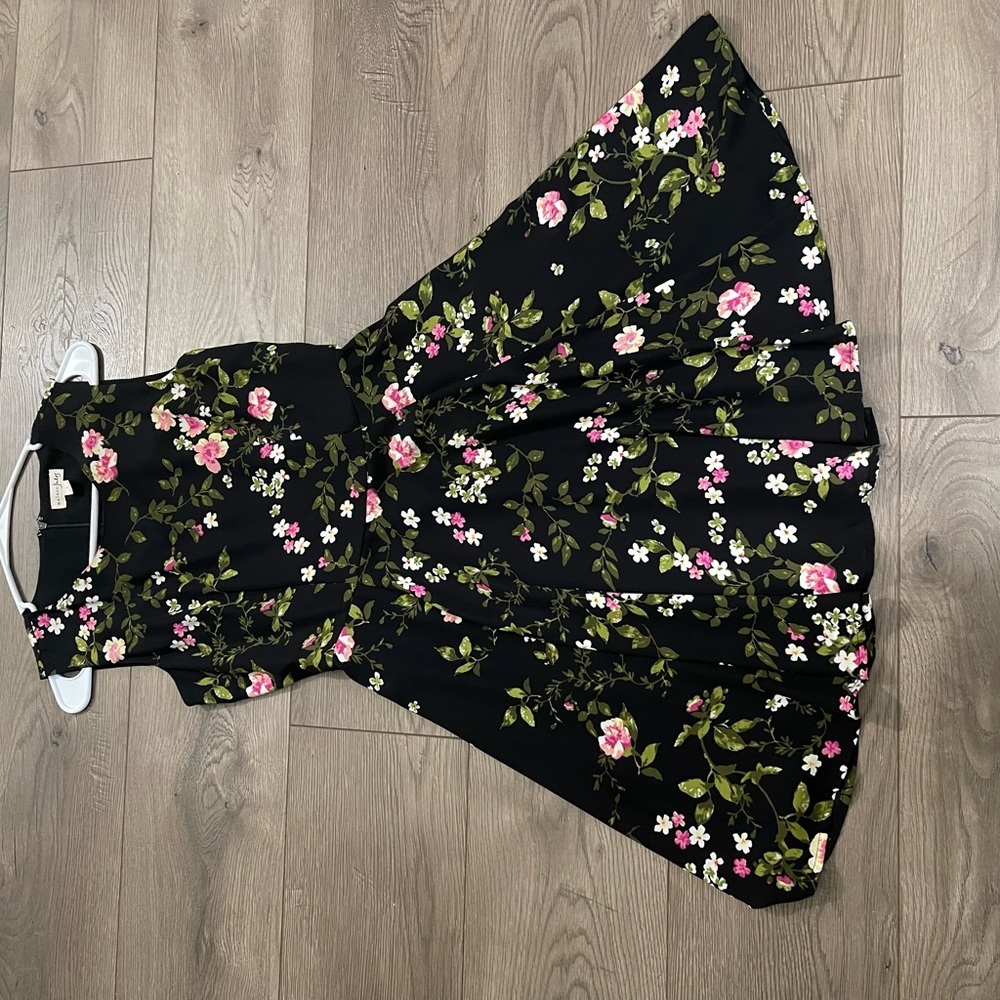 Maison Jules Women's Black Floral Sleevless dress, size 2